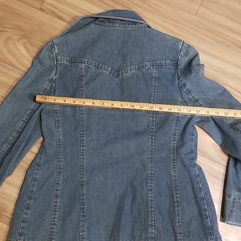 i.e. Denim Jacket Fitted Shoulder Detail Yoked Back And Double Button Front Med - Picture 8 of 11